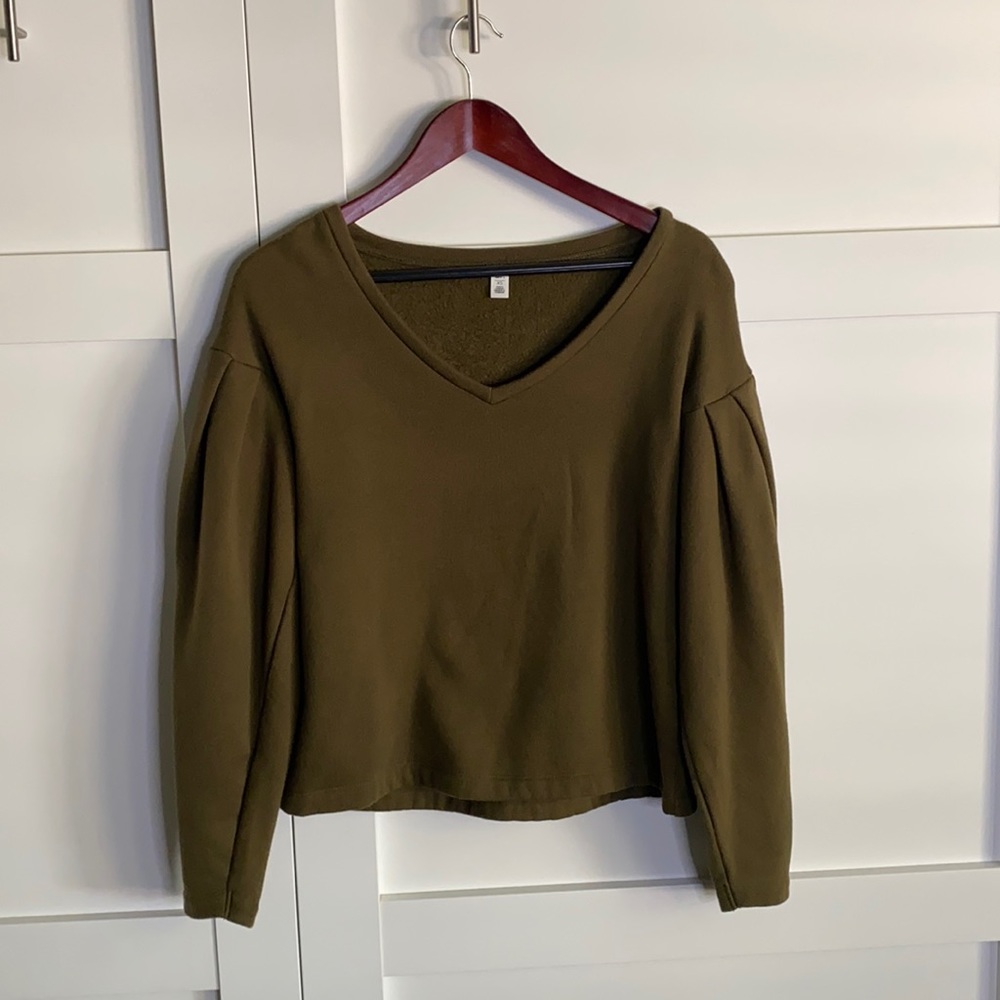 BP. Women’s Sweater - xs olive green